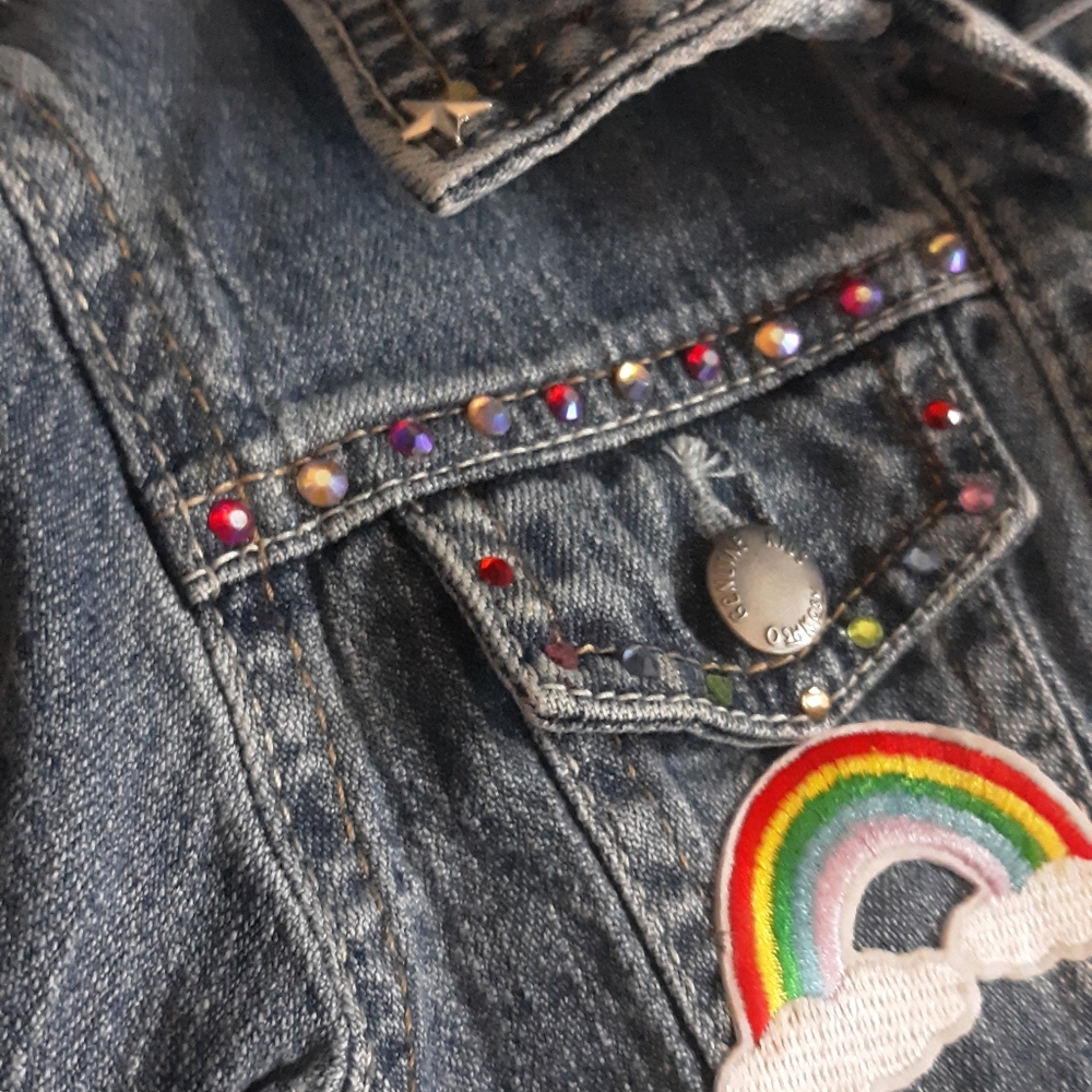 SOLD @MARKET! Upcycled 5T girls patch jacket. SO CUTE MUST SEE! 🌈 & 😃 - Picture 2 of 15